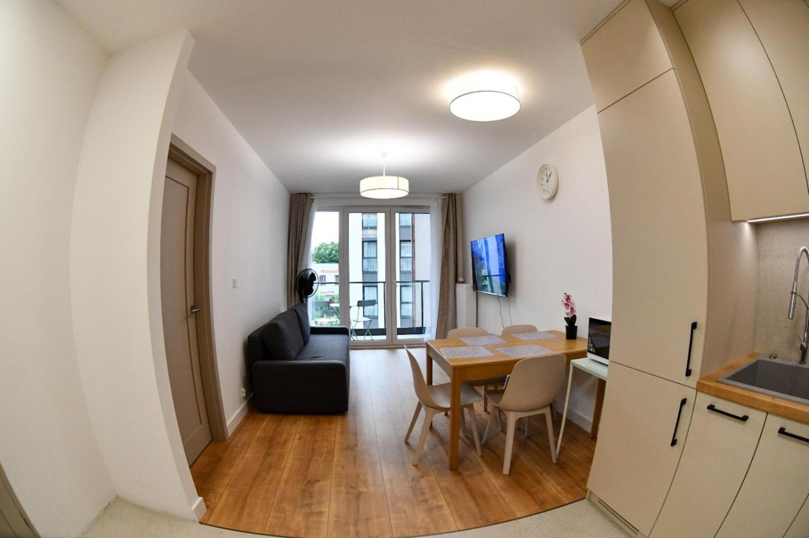 Elegant Two-Room Apartment, Sleeps 4, Near Turon Arena, With Balcony 크라쿠프 외부 사진
