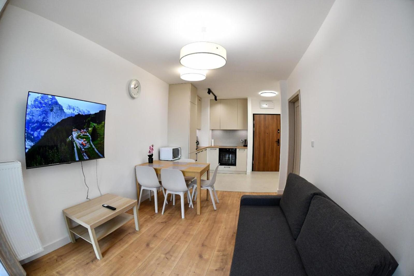 Elegant Two-Room Apartment, Sleeps 4, Near Turon Arena, With Balcony 크라쿠프 외부 사진